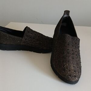 Yellow Box Sparkling Black Slip-Ons